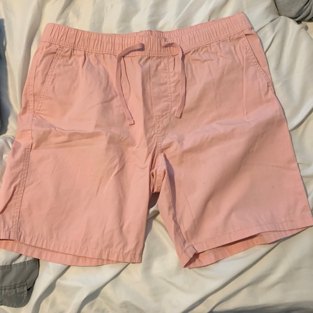Men’s Medium Salmon Shorts from Divided